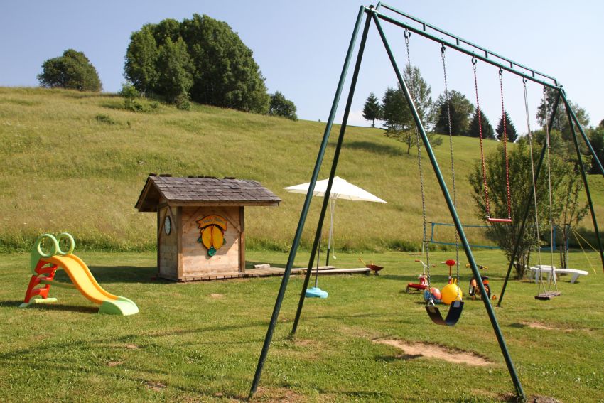 Air de jeux réservée Aux Chalets des Alpes